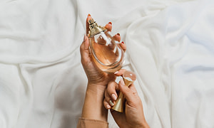 Should I wear perfume to an interview?